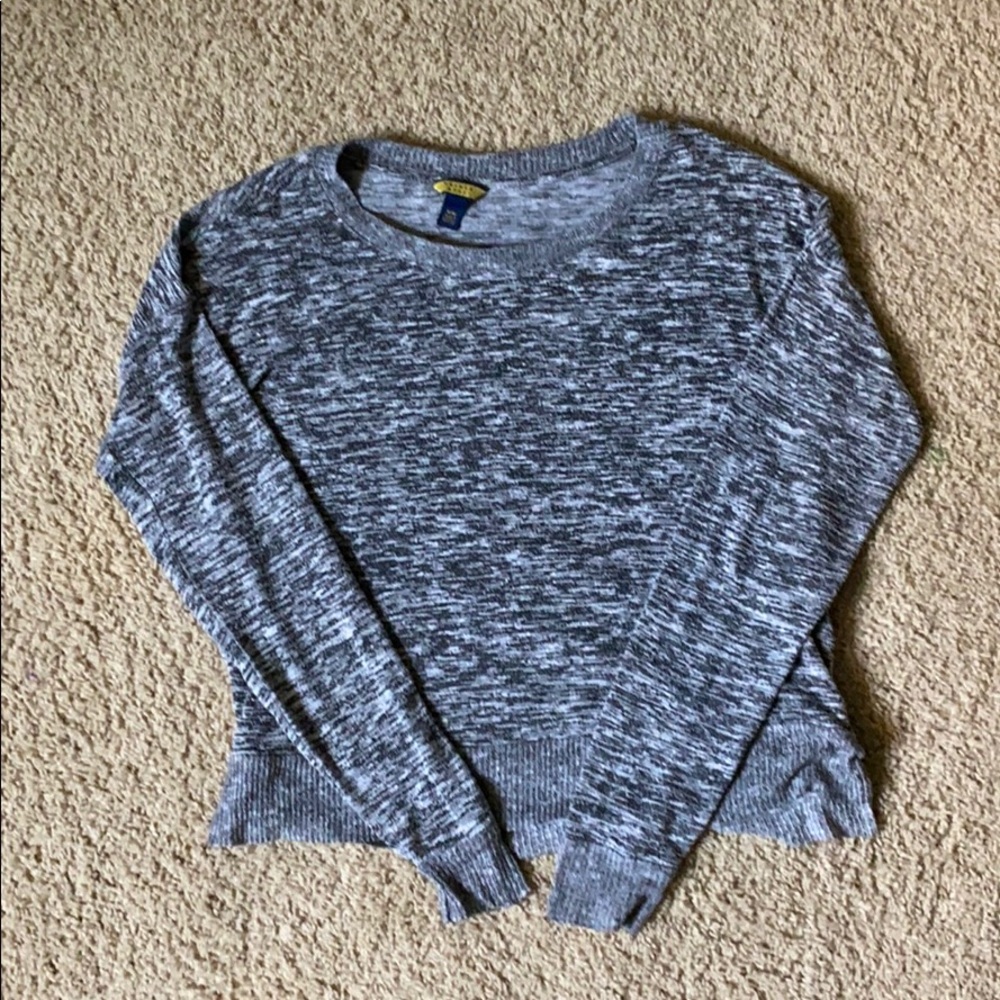 Heathered long sleeve